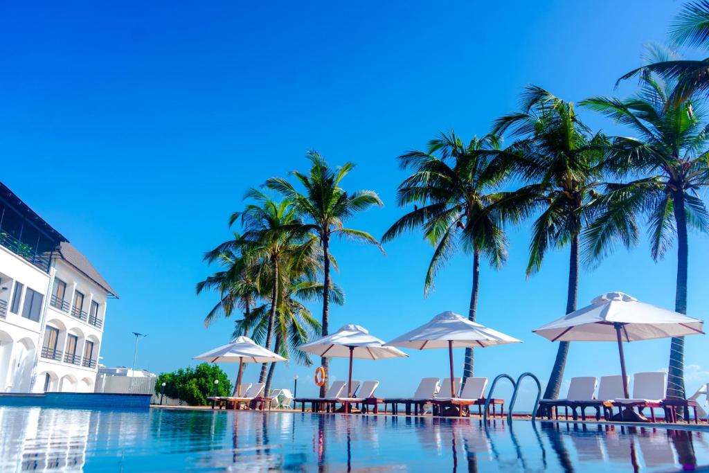 Are the beaches in Dar es Salaam safe for swimming?