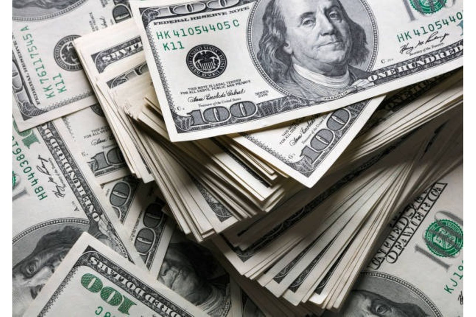 Can I use US dollars in Dar es Salaam?