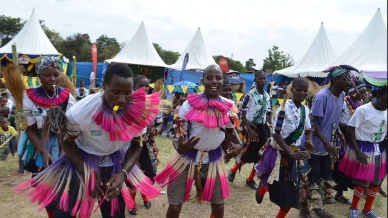 What is the local culture like in Dar es Salaam?